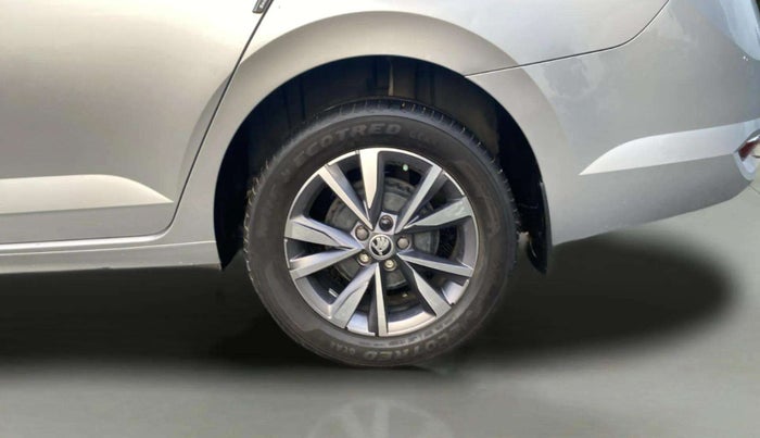 2022 Skoda SLAVIA STYLE 1.0L TSI MT, Petrol, Manual, 31,600 km, Left Rear Wheel