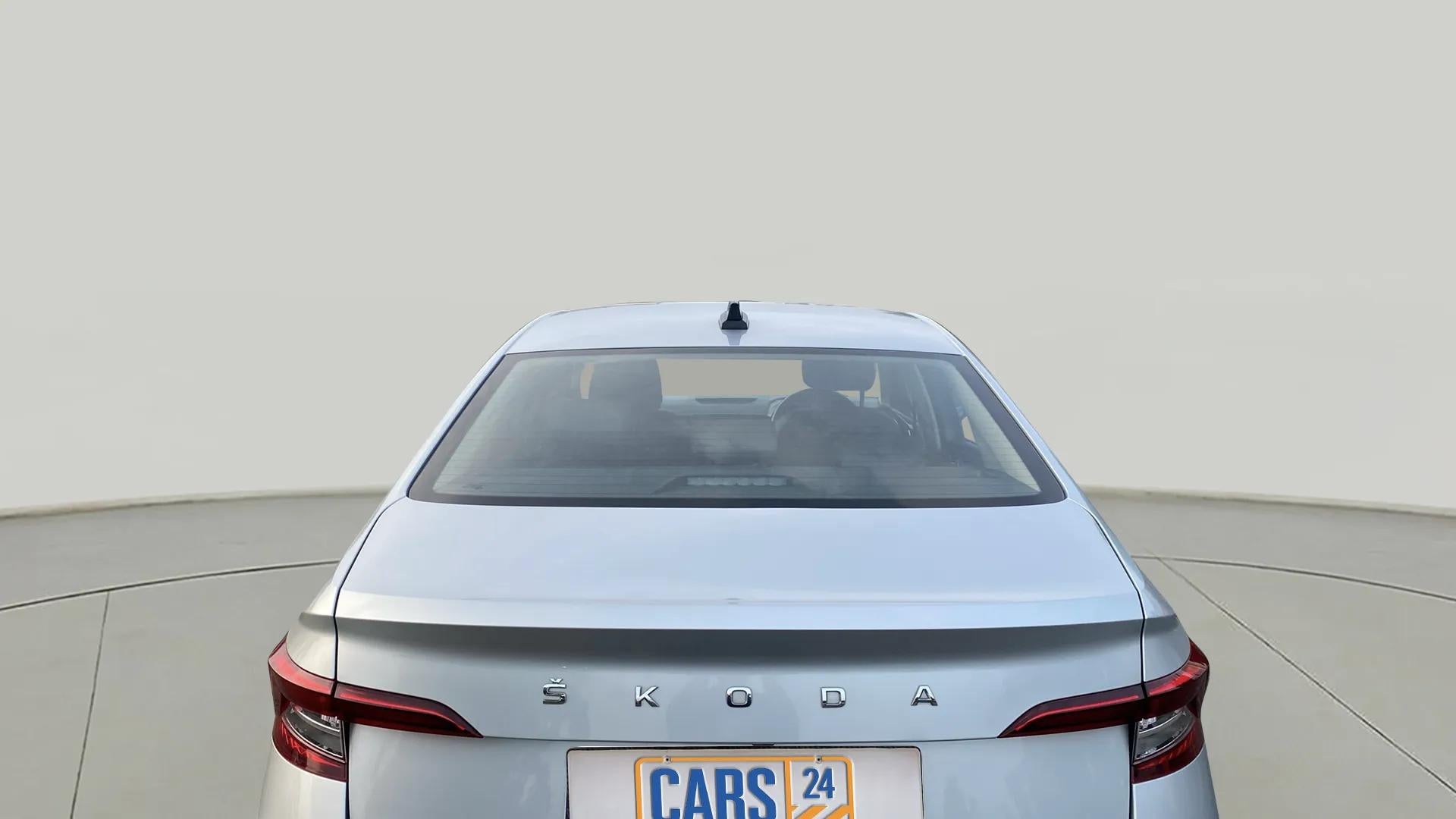 Rear-Windshield---Roof-25