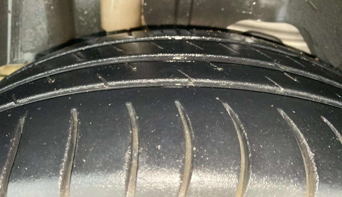 2019 Ford FREESTYLE TITANIUM 1.2 PETROL, Petrol, Manual, 1,13,353 km, Right Rear Tyre Tread