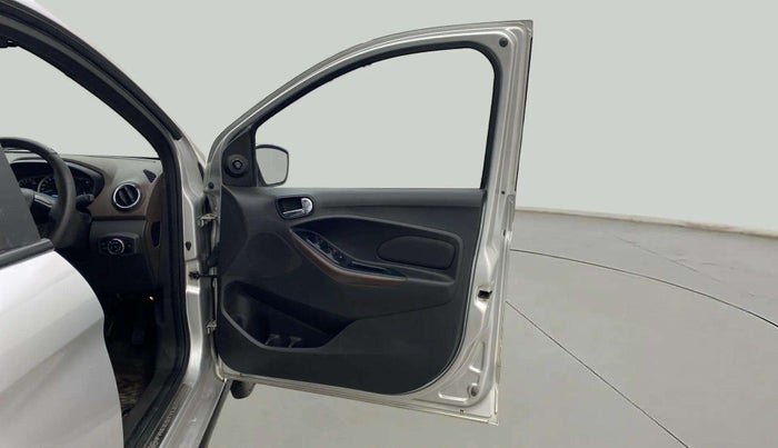 2019 Ford FREESTYLE TITANIUM 1.2 PETROL, Petrol, Manual, 1,13,353 km, RHS Front Door