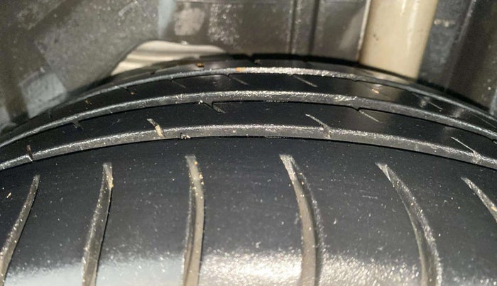 2019 Ford FREESTYLE TITANIUM 1.2 PETROL, Petrol, Manual, 1,13,353 km, Left Rear Tyre Tread