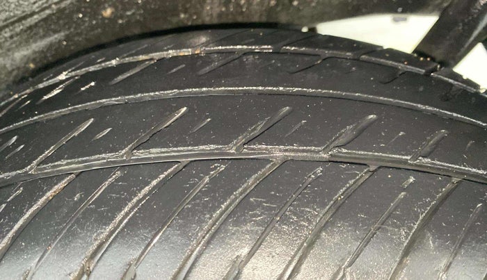 2014 Maruti Wagon R 1.0 VXI, Petrol, Manual, 42,621 km, Left Rear Tyre Tread