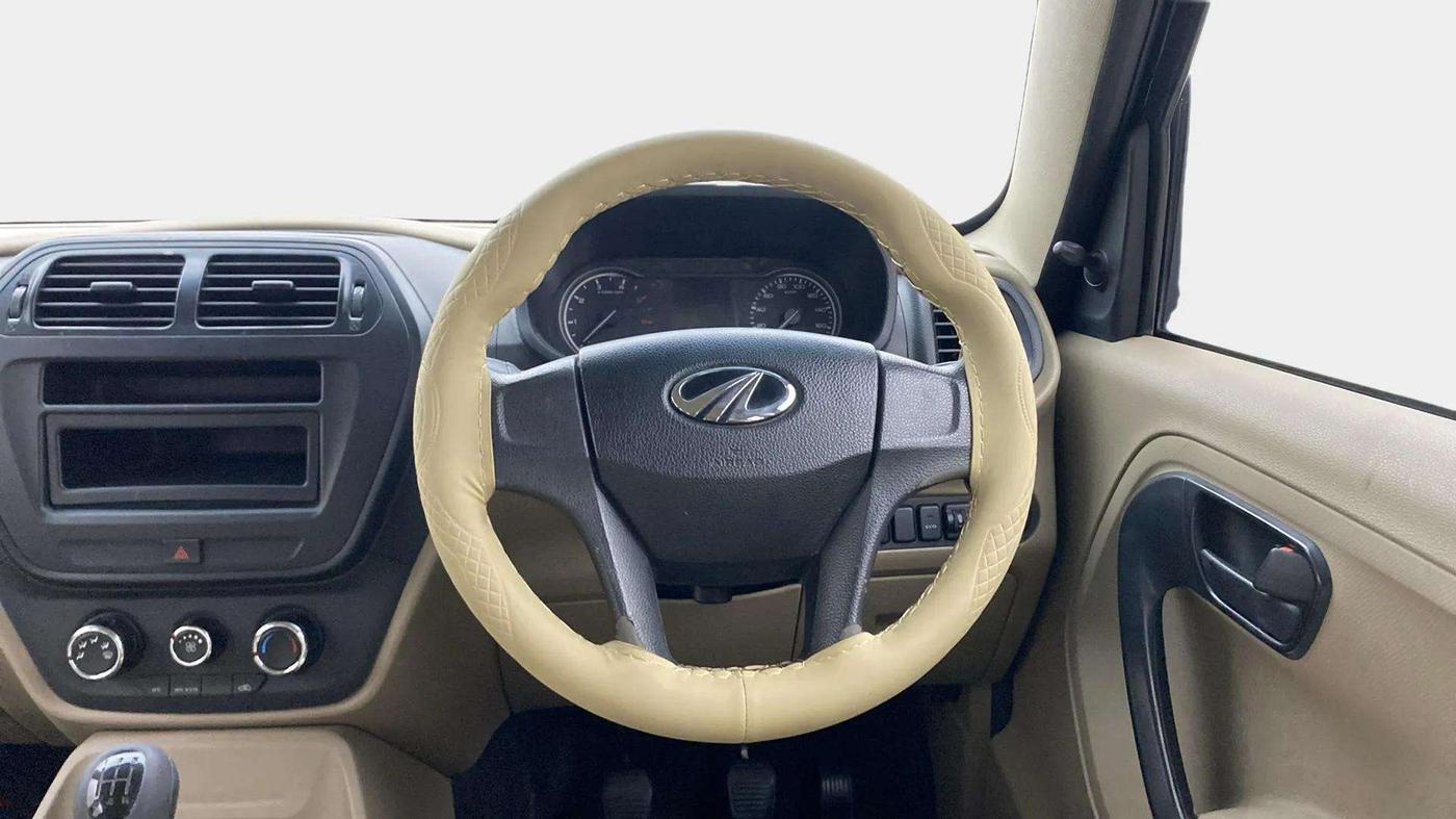 2021 Mahindra BOLERO NEO N 4, Diesel, Manual, 51,533 km, Steering Wheel Close Up