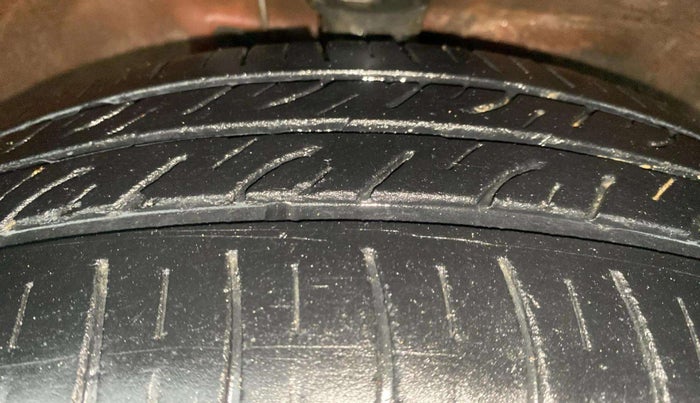 2014 Maruti Wagon R 1.0 VXI, Petrol, Manual, 77,196 km, Right Front Tyre Tread