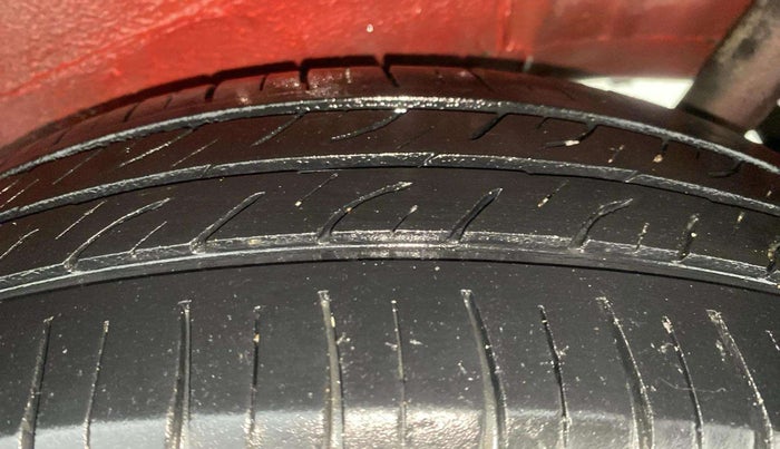 2014 Maruti Wagon R 1.0 VXI, Petrol, Manual, 77,196 km, Left Rear Tyre Tread