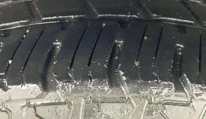 2018 Hyundai Eon ERA +, Petrol, Manual, 49,030 km, Right Rear Tyre Tread