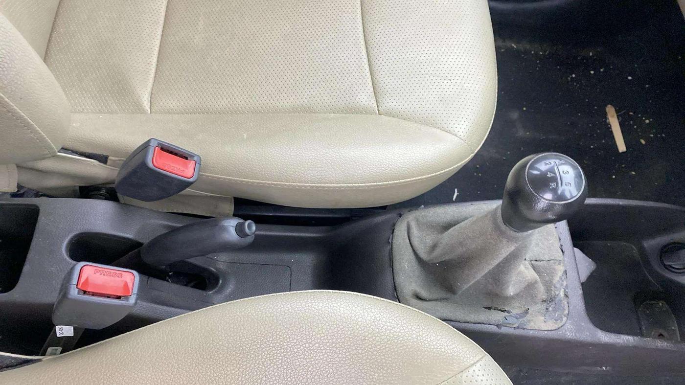 2018 Hyundai Eon ERA +, Petrol, Manual, 50,166 km, Gear Lever