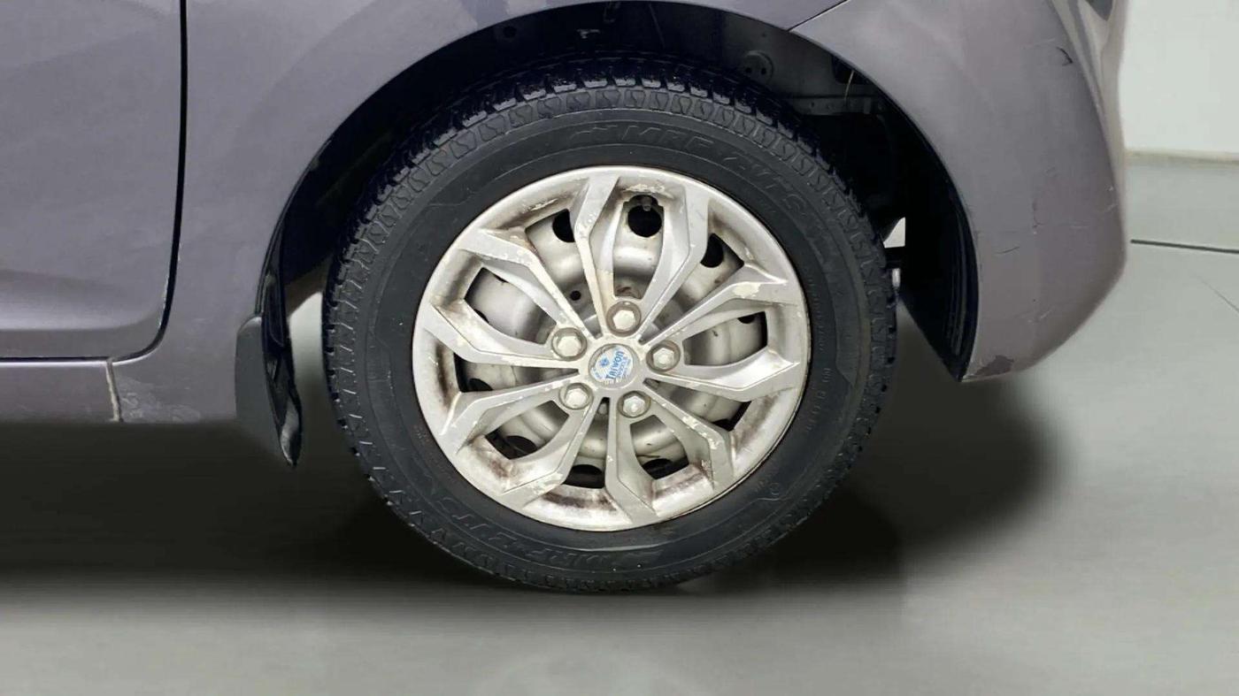 2018 Hyundai Eon ERA +, Petrol, Manual, 50,166 km, Right Front Wheel