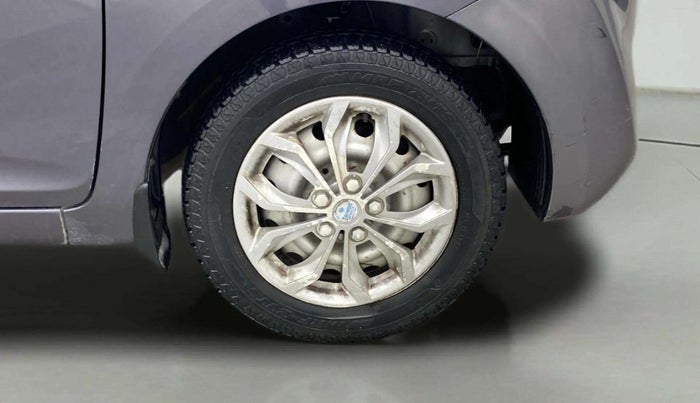 2018 Hyundai Eon ERA +, Petrol, Manual, 49,030 km, Right Front Wheel