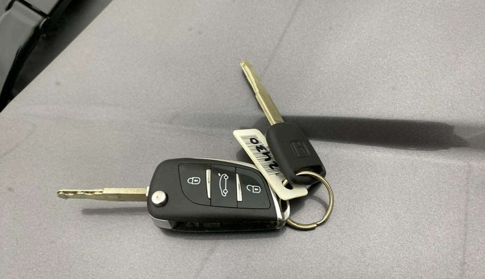 2019 Honda WR-V 1.2L I-VTEC VX MT, Petrol, Manual, 49,643 km, Key Close Up