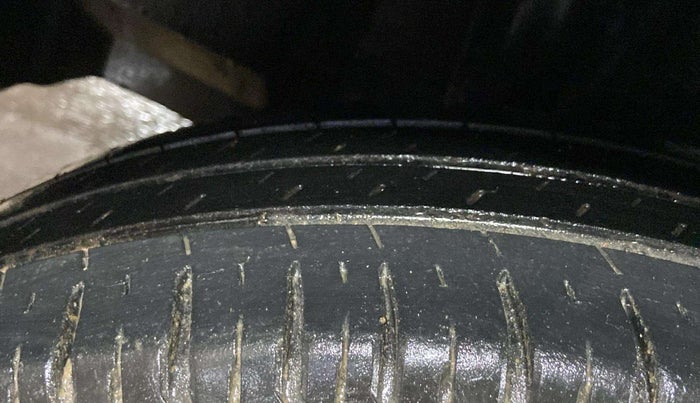 2017 Maruti Dzire VXI AMT, Petrol, Automatic, 76,803 km, Right Rear Tyre Tread
