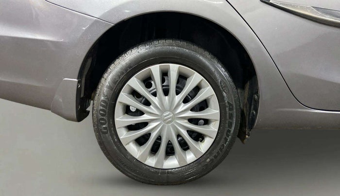 2016 Maruti Ciaz VXI, Petrol, Manual, 23,842 km, Right Rear Wheel