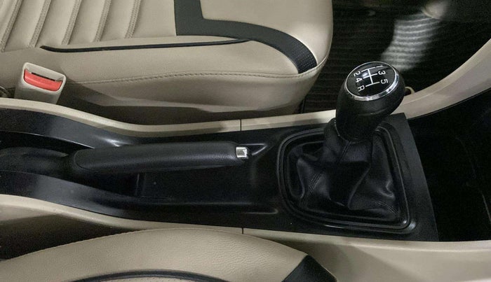 2016 Maruti Ciaz VXI, Petrol, Manual, 23,842 km, Gear Lever