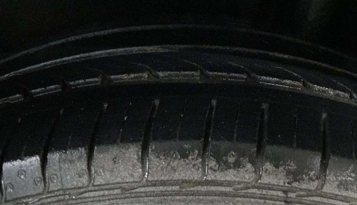 2016 Maruti Ciaz VXI, Petrol, Manual, 23,842 km, Left Rear Tyre Tread