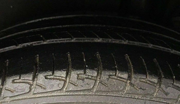 2014 Maruti Ertiga VXI, Petrol, Manual, 53,225 km, Left Rear Tyre Tread