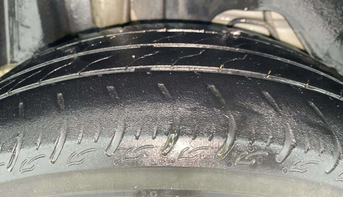 2019 Ford New Figo TITANIUM 1.2 PETROL MT, Petrol, Manual, 38,295 km, Right Rear Tyre Tread