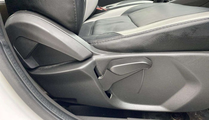 2019 Ford New Figo TITANIUM 1.2 PETROL MT, Petrol, Manual, 38,295 km, Driver Side Adjustment Panel