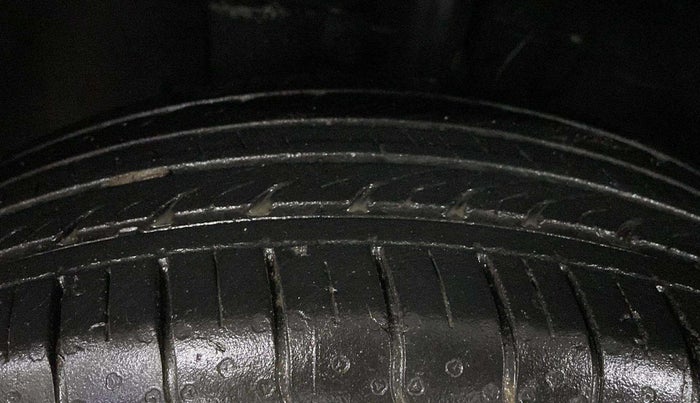 2022 Hyundai VENUE SX 1.2 PETROL, Petrol, Manual, 26,560 km, Left Front Tyre Tread