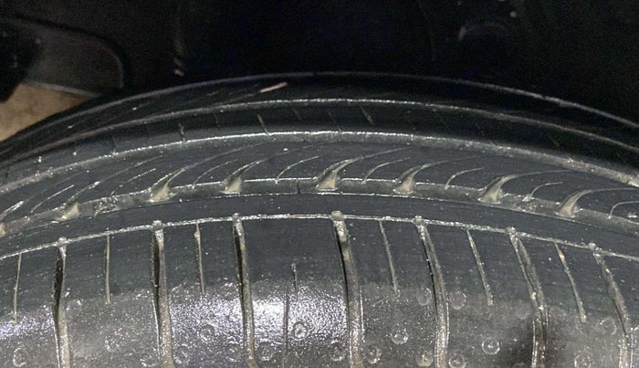 2022 Hyundai VENUE SX 1.2 PETROL, Petrol, Manual, 26,560 km, Right Rear Tyre Tread