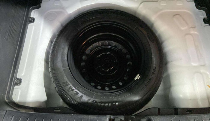 2022 Hyundai VENUE SX 1.2 PETROL, Petrol, Manual, 26,560 km, Spare Tyre
