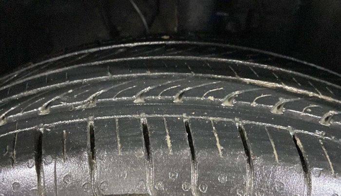 2022 Hyundai VENUE SX 1.2 PETROL, Petrol, Manual, 26,560 km, Right Front Tyre Tread