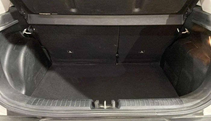 2022 Hyundai VENUE SX 1.2 PETROL, Petrol, Manual, 26,560 km, Boot Inside