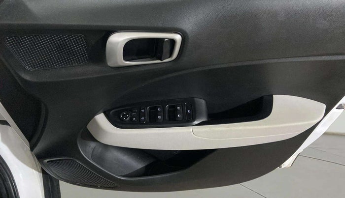 2022 Hyundai VENUE SX 1.2 PETROL, Petrol, Manual, 26,560 km, Driver Side Door Panels Control