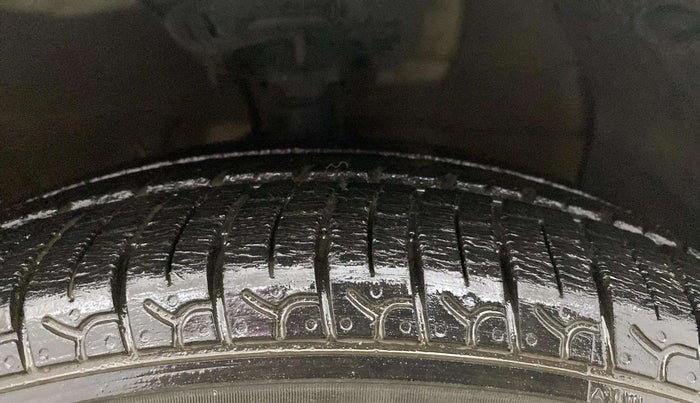 2020 Hyundai NEW SANTRO SPORTZ CNG, CNG, Manual, 36,676 km, Right Front Tyre Tread