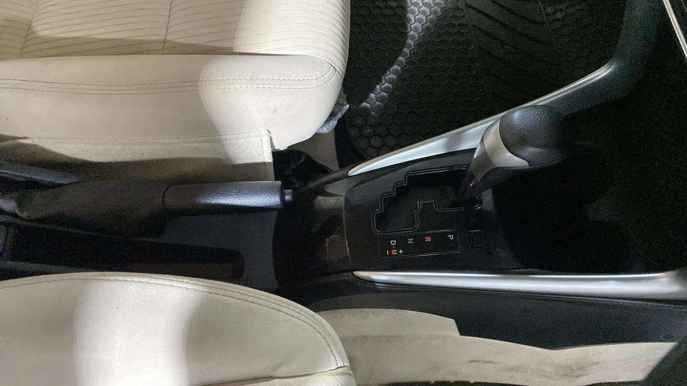 2020 Toyota YARIS G CVT, Petrol, Automatic, 27,654 km, Gear Lever