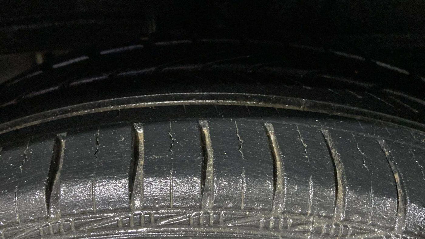 2020 Toyota YARIS G CVT, Petrol, Automatic, 27,654 km, Right Rear Tyre Tread