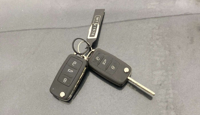 2021 Volkswagen Vento HIGHLINE PLUS 1.0L TSI AT, Petrol, Automatic, 88,284 km, Key Close Up