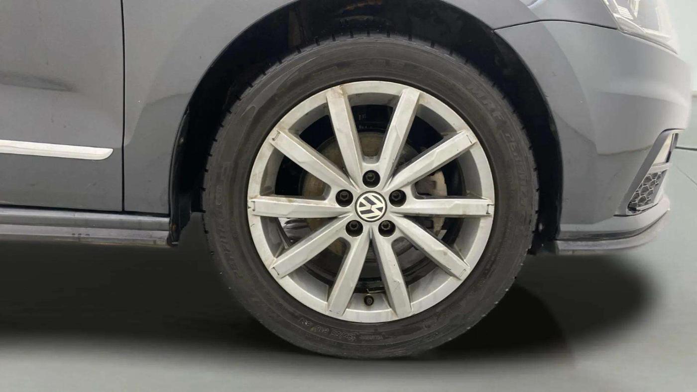 2021 Volkswagen Vento HIGHLINE PLUS 1.0L TSI AT, Petrol, Automatic, 88,513 km, Right Front Wheel