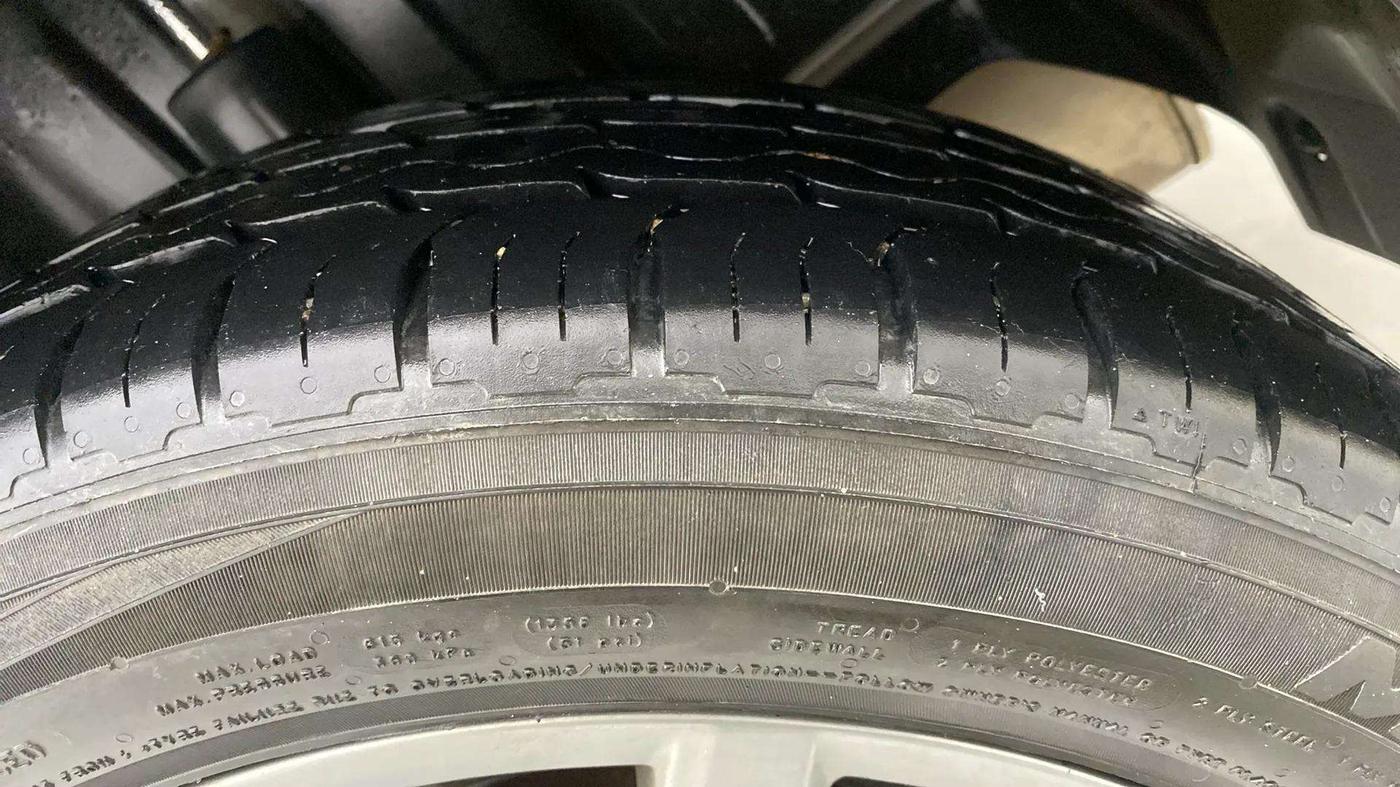 2021 Volkswagen Vento HIGHLINE PLUS 1.0L TSI AT, Petrol, Automatic, 88,513 km, Left Rear Tyre Tread