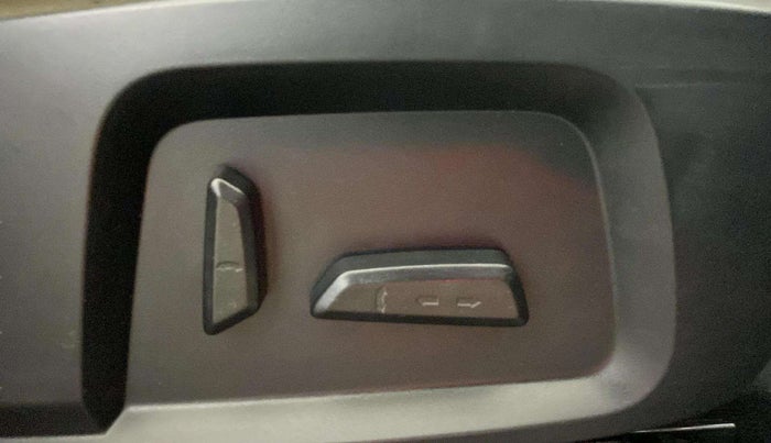 2021 Tata Safari XZA PLUS, Diesel, Automatic, 16,487 km, Driver Side Adjustment Panel