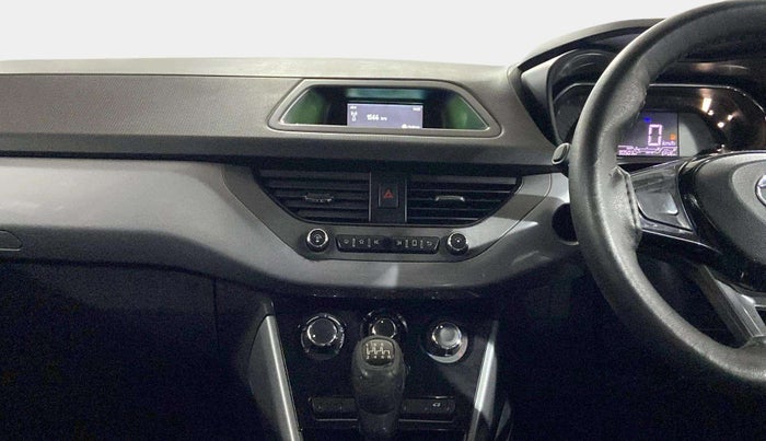 2020 Tata NEXON XM PETROL, CNG, Manual, 90,432 km, Air Conditioner