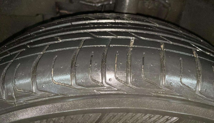 2020 Tata NEXON XM PETROL, CNG, Manual, 90,432 km, Left Front Tyre Tread