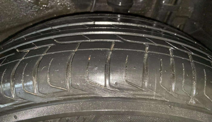 2020 Tata NEXON XM PETROL, CNG, Manual, 90,432 km, Left Rear Tyre Tread