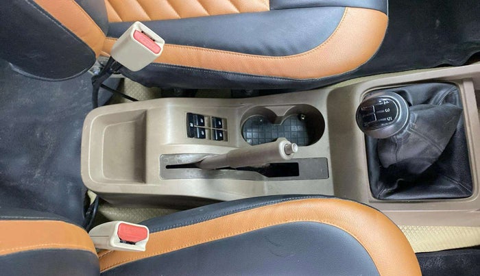 2020 Mahindra Bolero B6 (O), Diesel, Manual, 33,642 km, Gear Lever