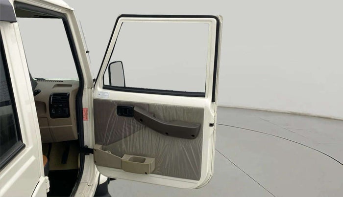 2020 Mahindra Bolero B6 (O), Diesel, Manual, 33,642 km, RHS Front Door