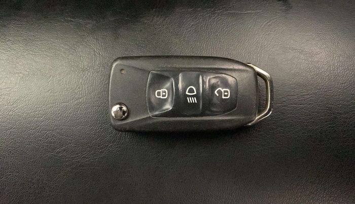 2019 Tata NEXON XZ PETROL, Petrol, Manual, 73,237 km, Key Close Up