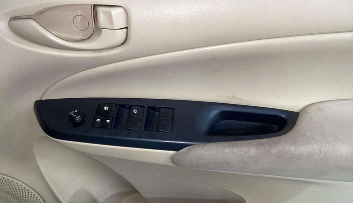 2020 Toyota YARIS J CVT, Petrol, Automatic, 35,250 km, Driver Side Door Panels Control
