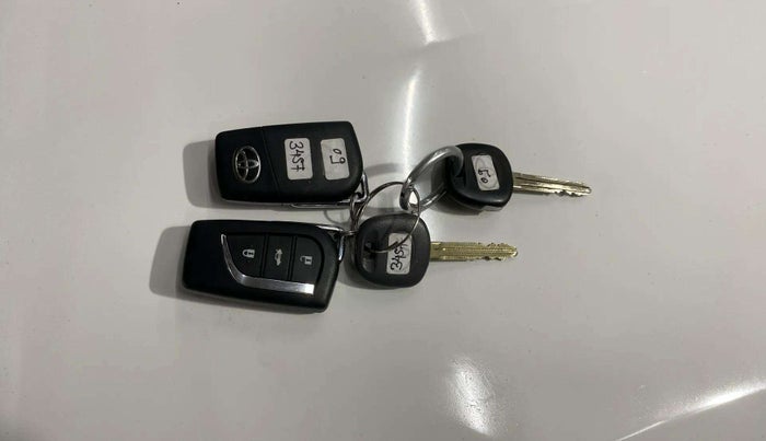 2020 Toyota YARIS J CVT, Petrol, Automatic, 35,250 km, Key Close Up