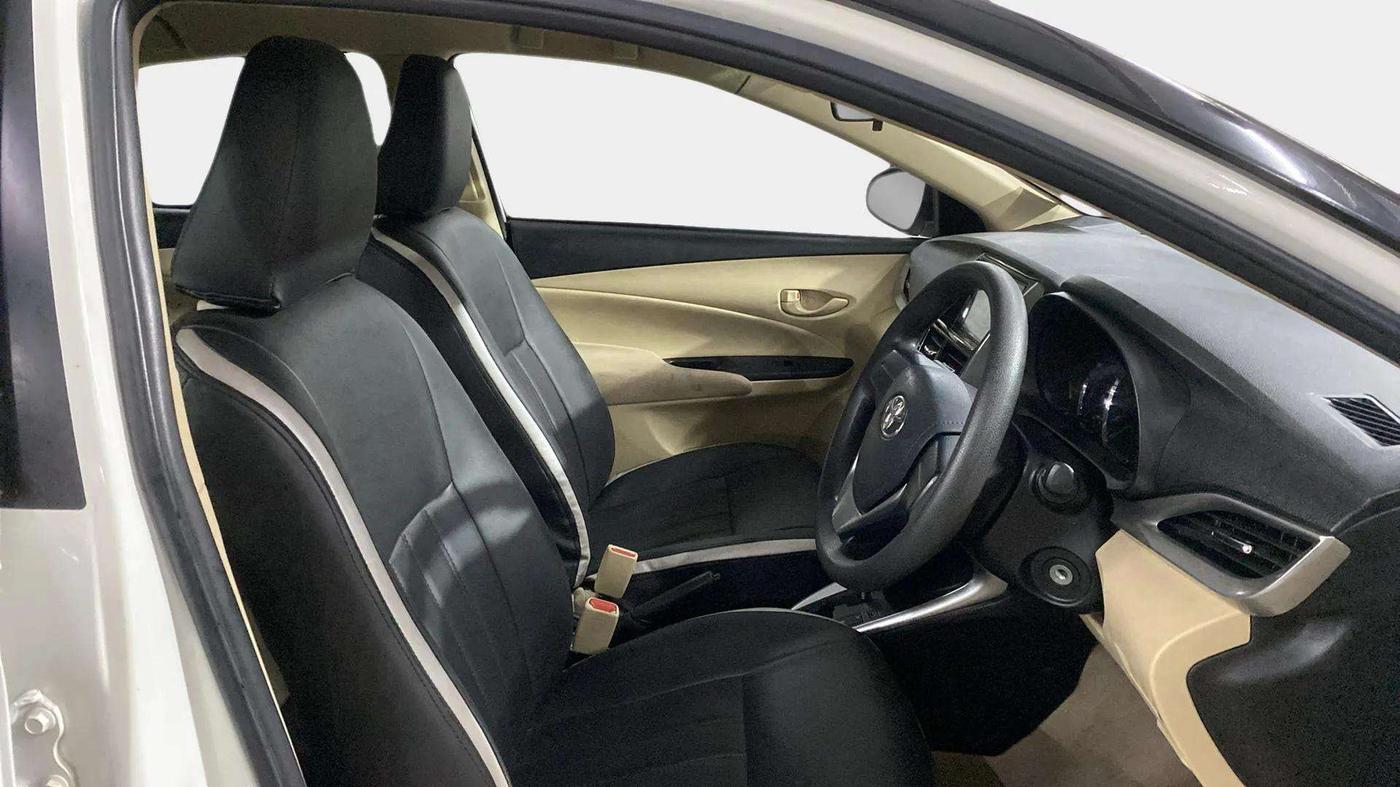2020 Toyota YARIS J CVT, Petrol, Automatic, 35,250 km, Right Side Front Door Cabin