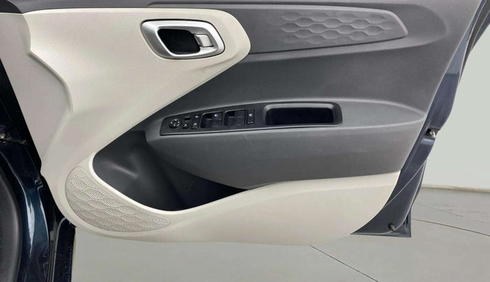 2023 Hyundai AURA SX 1.2 CNG, CNG, Manual, 16,149 km, Driver Side Door Panels Control