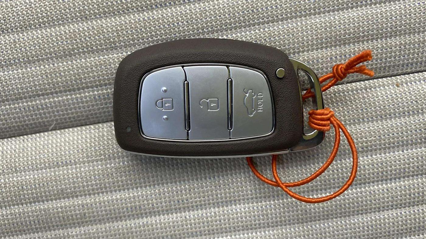 2023 Hyundai AURA SX 1.2 CNG, CNG, Manual, 16,149 km, Key Close Up