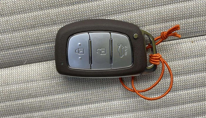 2023 Hyundai AURA SX 1.2 CNG, CNG, Manual, 16,149 km, Key Close Up
