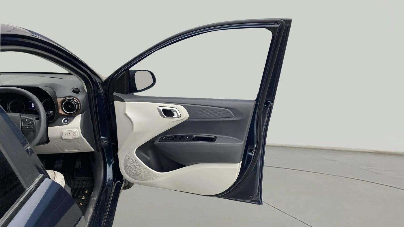 2023 Hyundai AURA SX 1.2 CNG, CNG, Manual, 16,149 km, RHS Front Door