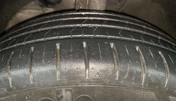 2021 Maruti Baleno ZETA PETROL 1.2, Petrol, Manual, 29,553 km, Left Front Tyre Tread