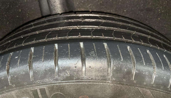 2021 Maruti Baleno ZETA PETROL 1.2, Petrol, Manual, 29,553 km, Right Rear Tyre Tread