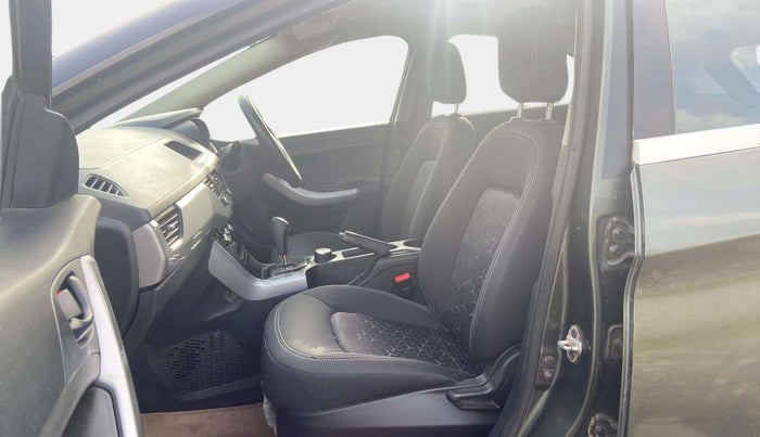2020 Tata NEXON XMA SUNROOF DIESEL, Diesel, Automatic, 81,238 km, Right Side Front Door Cabin